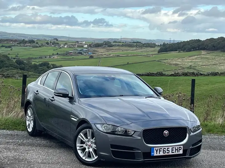 Jaguar Xe