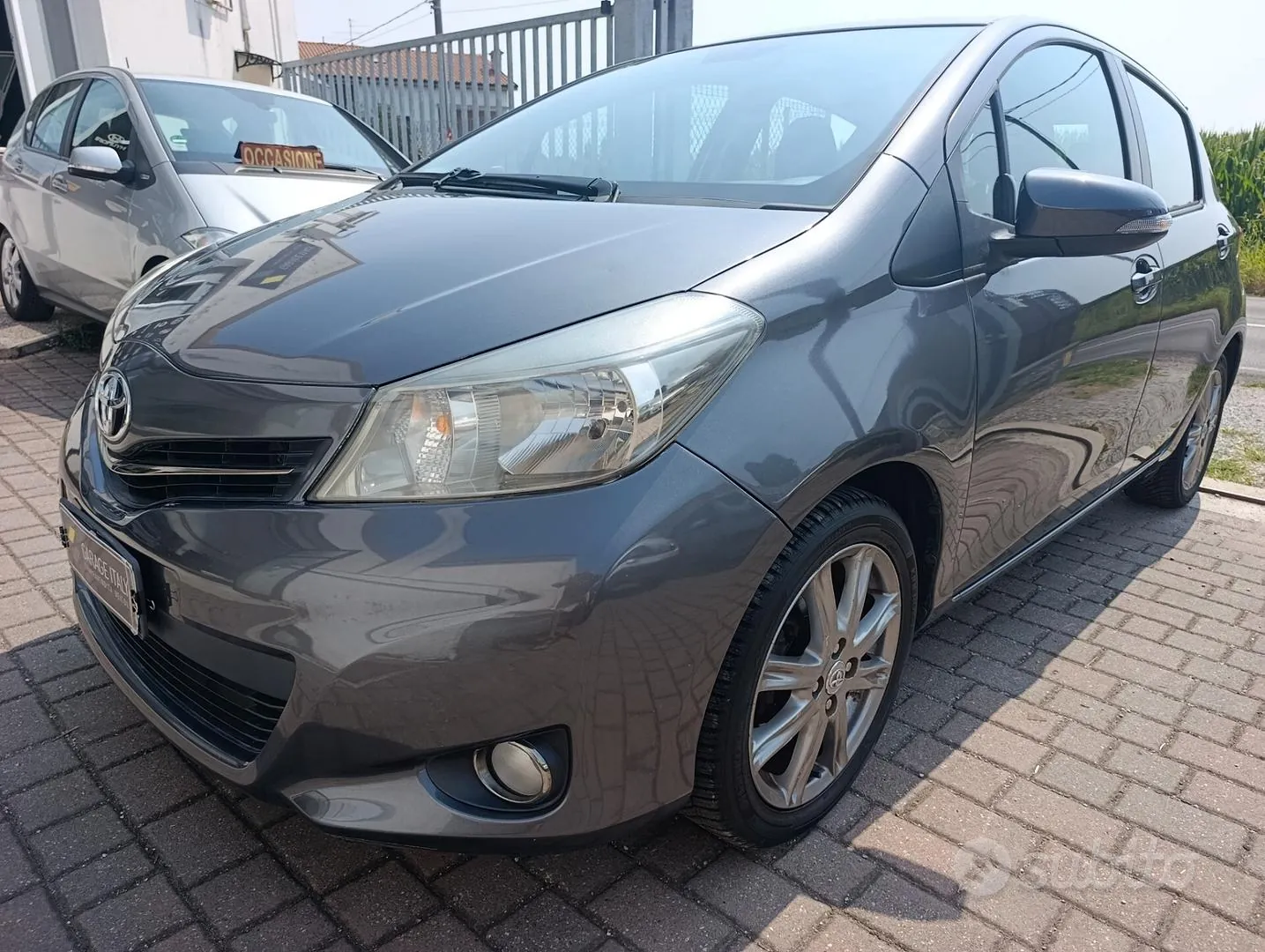 Toyota Yaris 2012 photo 3