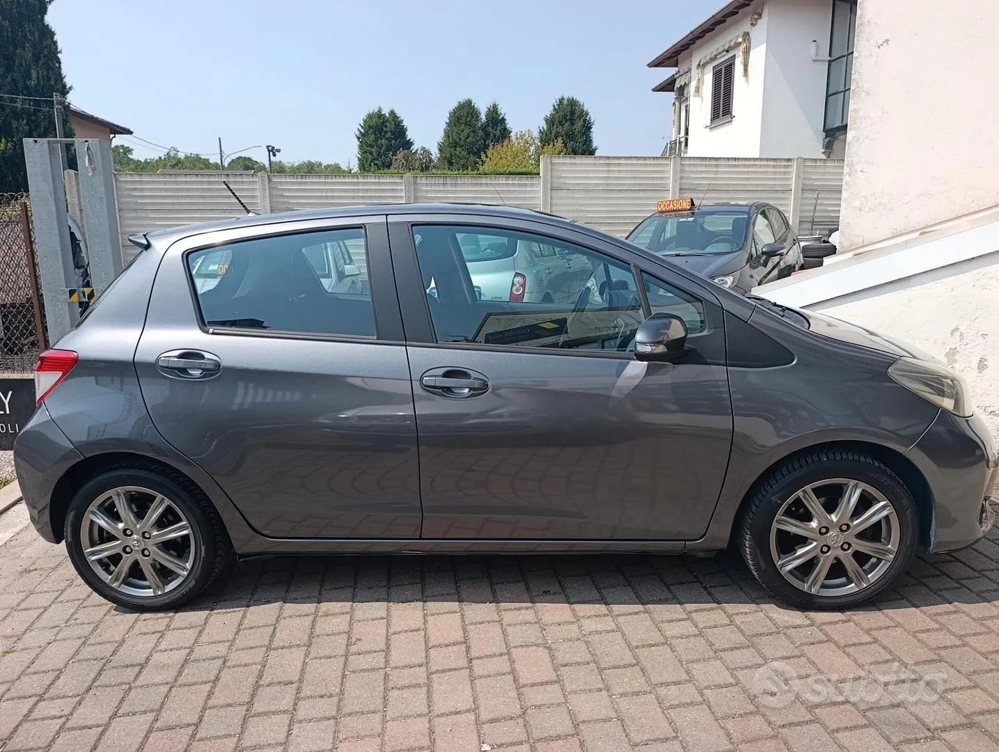 Toyota Yaris 2012 photo 4