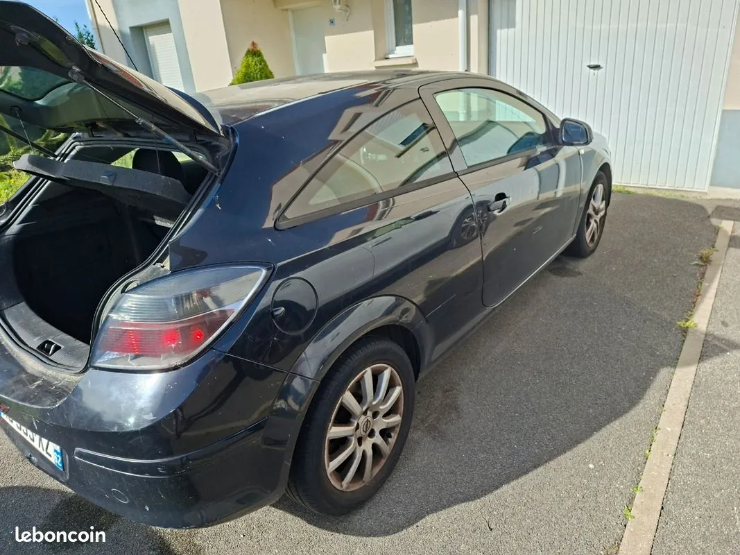 Opel Astra 2009 photo 2