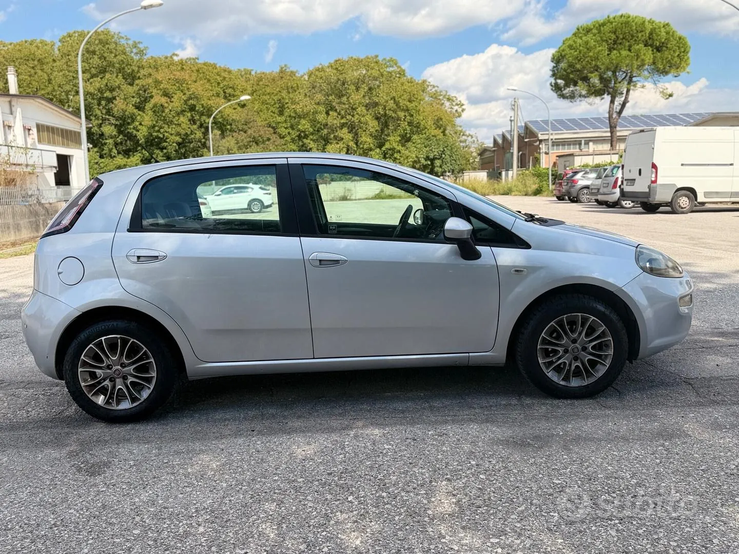 Fiat Punto 2012 photo 4
