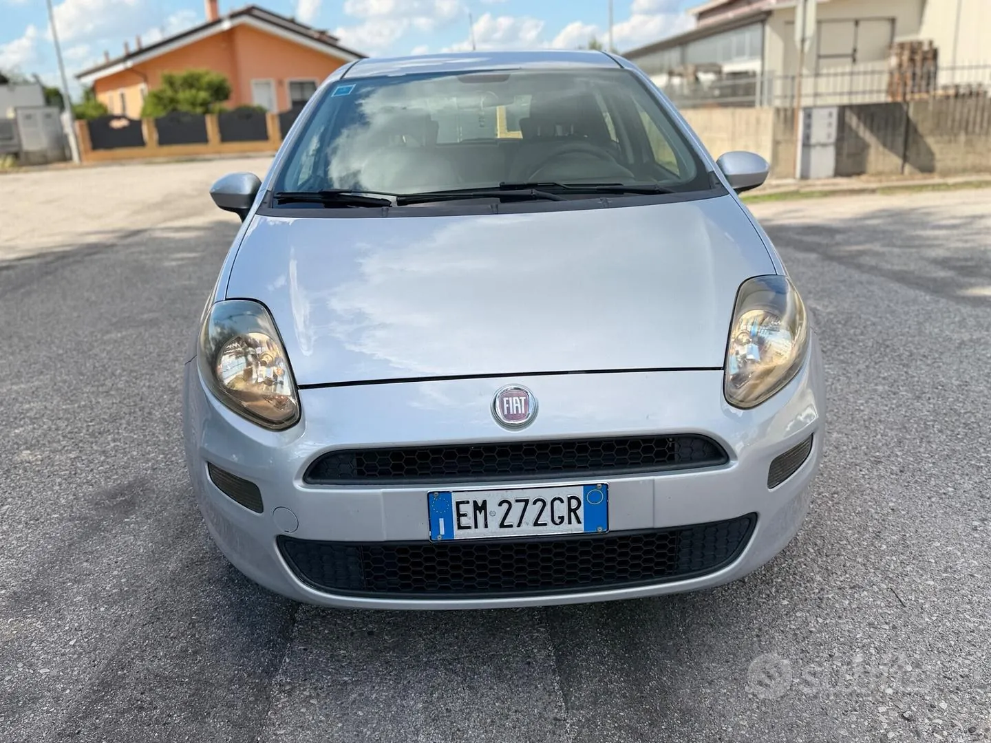 Fiat Punto 2012 photo 2