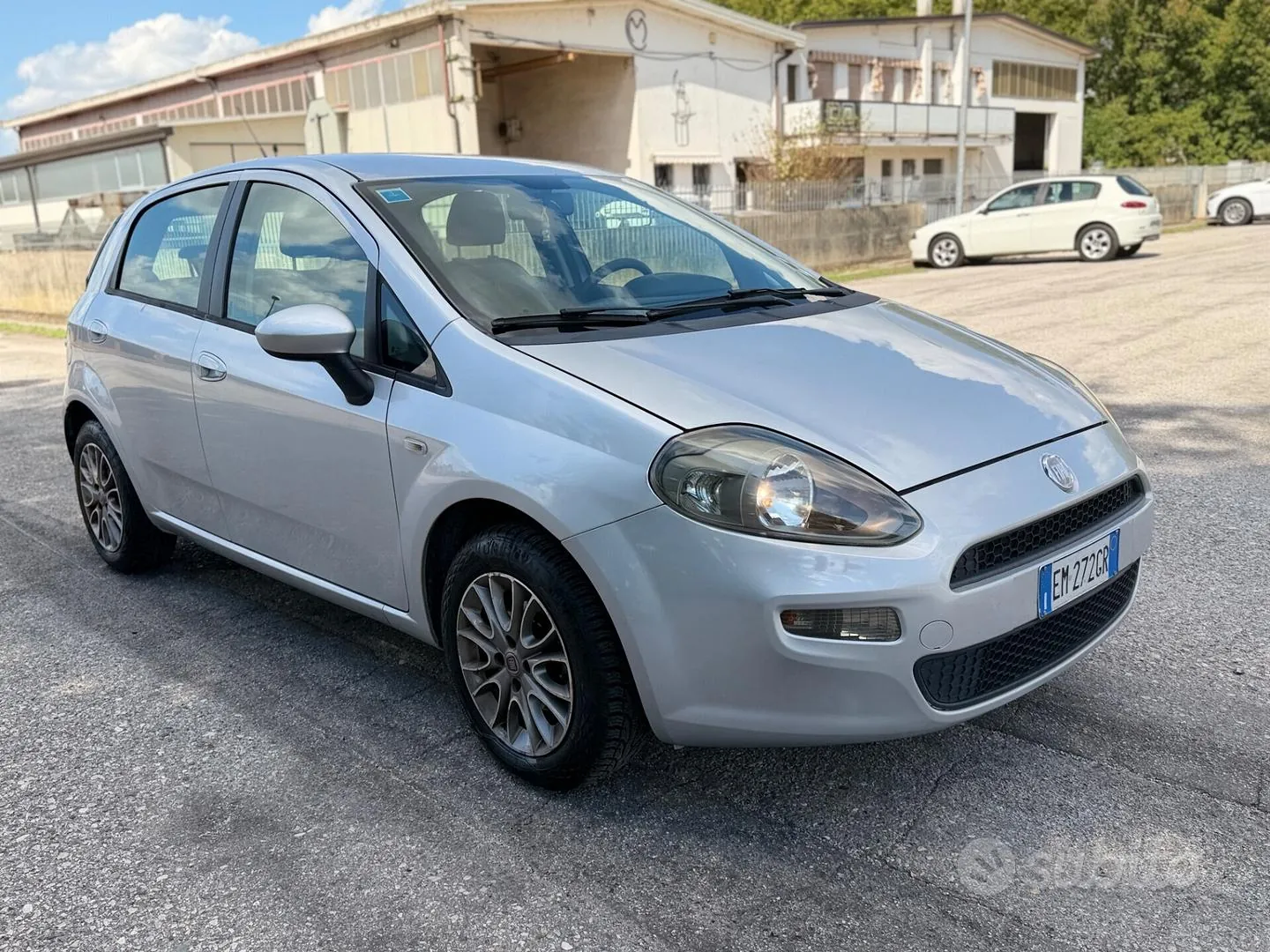 Fiat Punto 2012 photo 3
