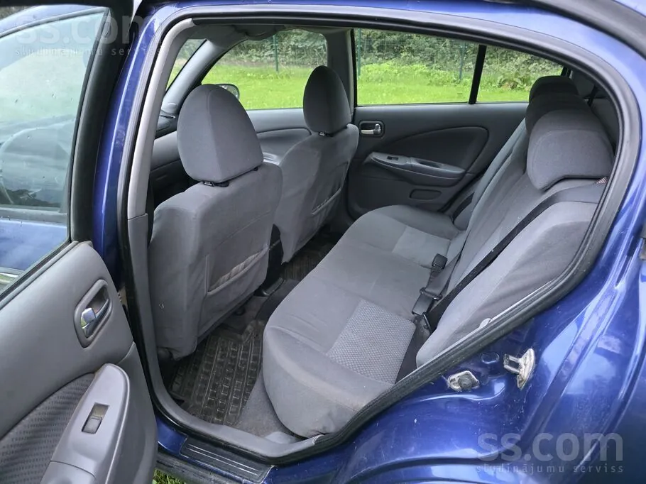 Nissan Almera 2003 photo 5