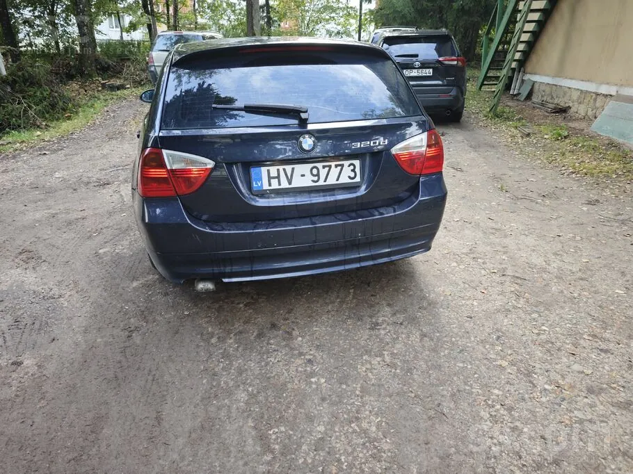 BMW 320 2006 photo 2