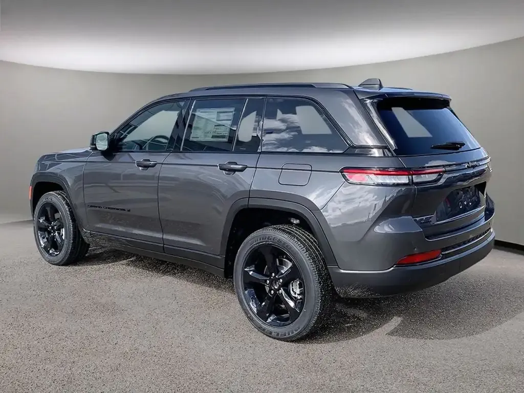 Jeep Grand Cherokee 2025 photo 4