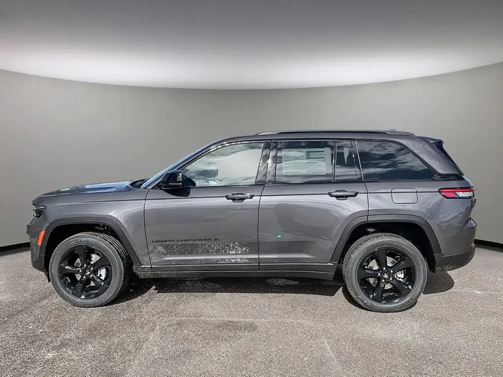 Jeep Grand Cherokee 2025 photo 3