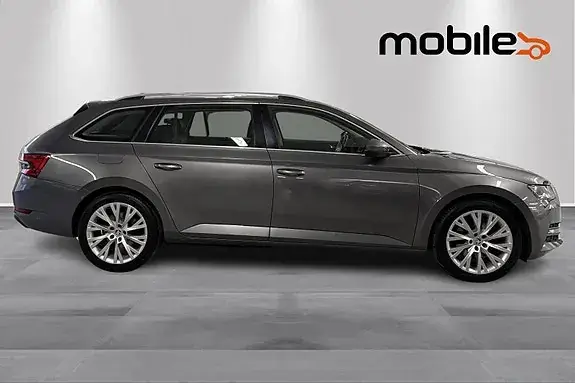 Skoda Superb 2022 photo 2