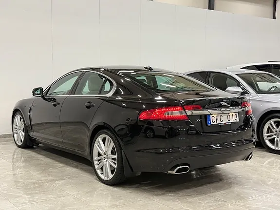 Jaguar Xf 2011 photo 3