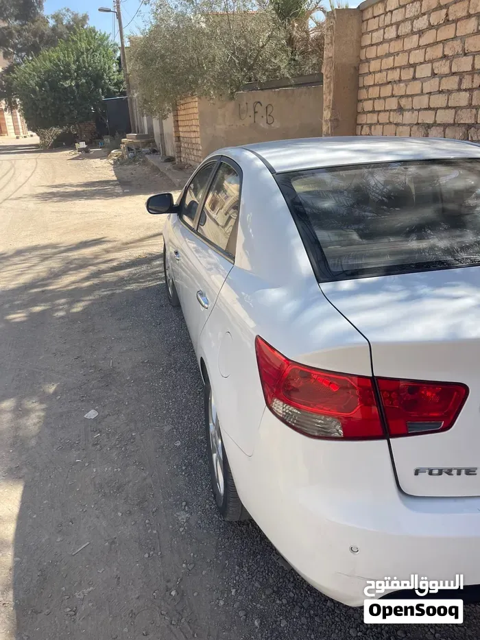Kia Cerato 2012 photo 4