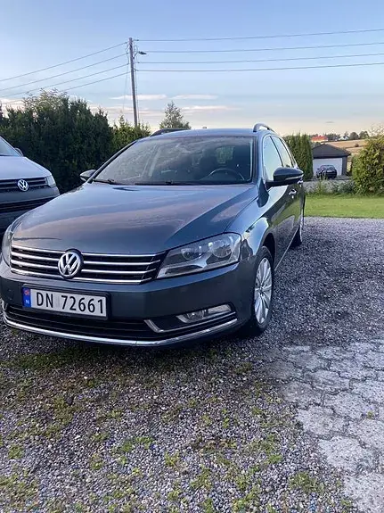 Volkswagen Passat 2012 photo 2