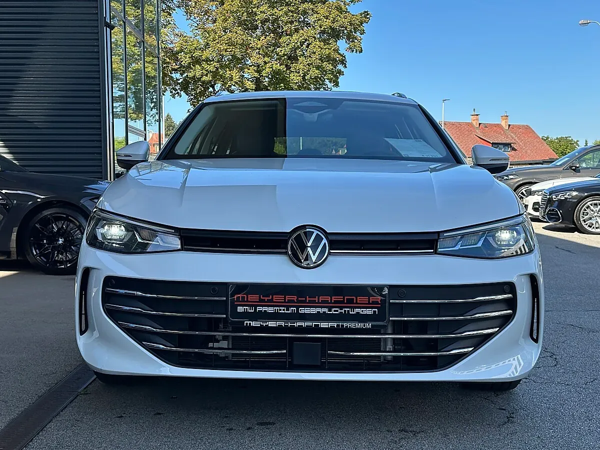 Volkswagen Passat 2024 photo 2