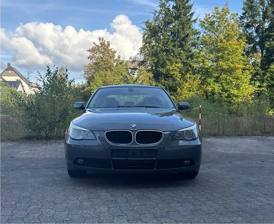 BMW 520I