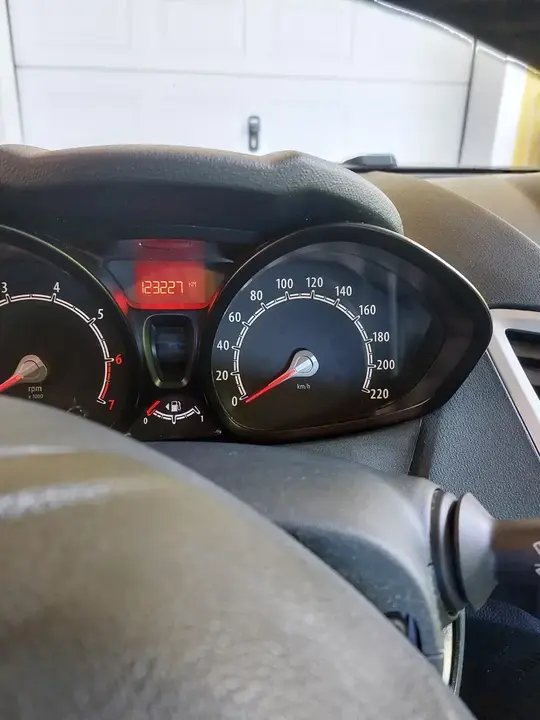 Ford Fiesta 2012 photo 3