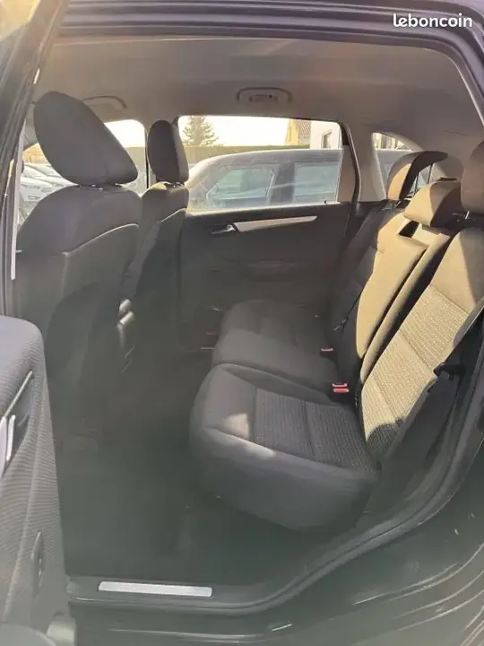Mercedes-Benz B-Class 2010 photo 4