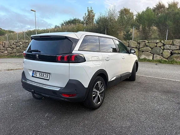 Peugeot 5008 2022 photo 3