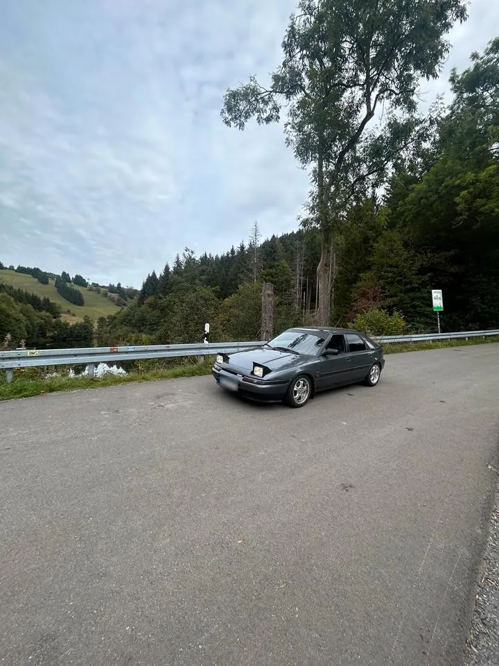 Mazda 323