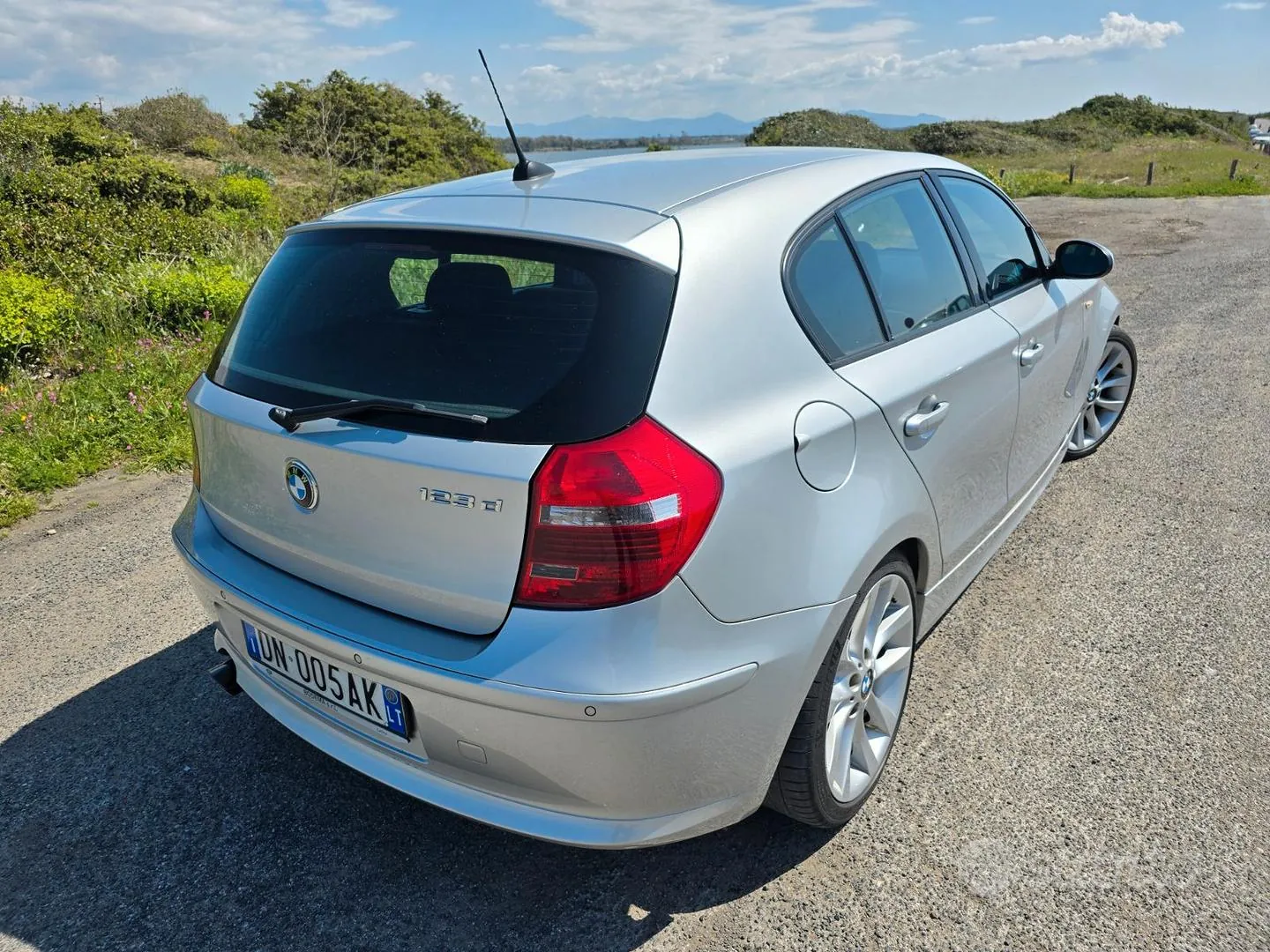 BMW 1 Series 2007 photo 2