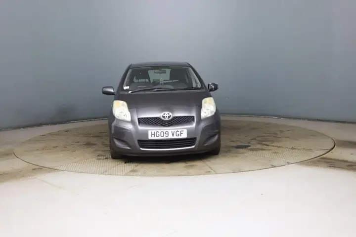 Toyota Yaris 2009 photo 2