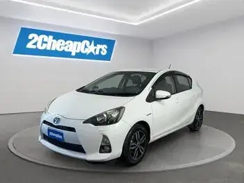 Toyota Aqua 2014 photo 2