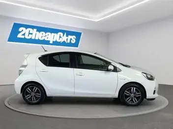 Toyota Aqua 2014 photo 5