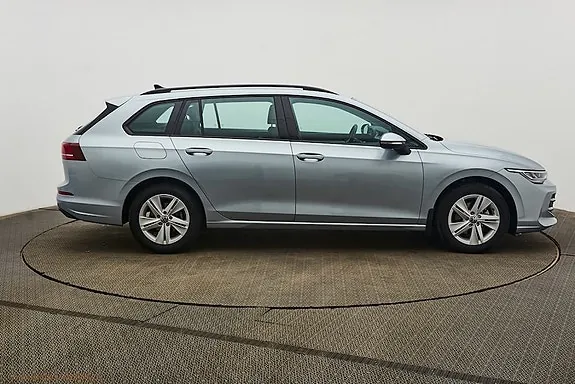 Volkswagen Golf I 2026 photo 4