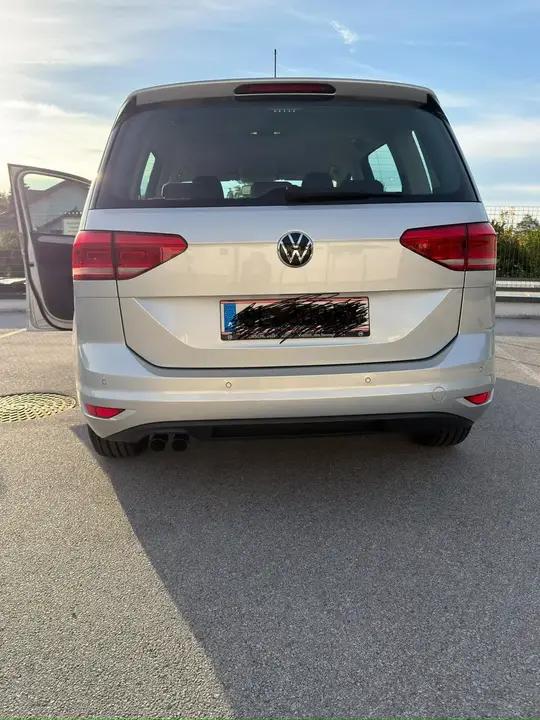 Volkswagen Touran 2021 photo 3
