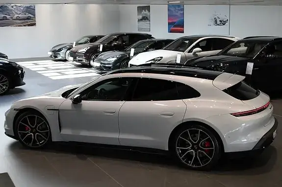 Porsche Taycan 4S 2026 photo 2