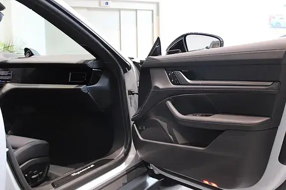 Porsche Taycan 4S 2026 photo 5
