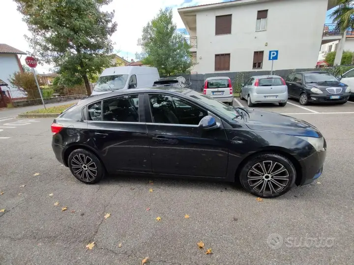 Chevrolet Cruze 2011 photo 3