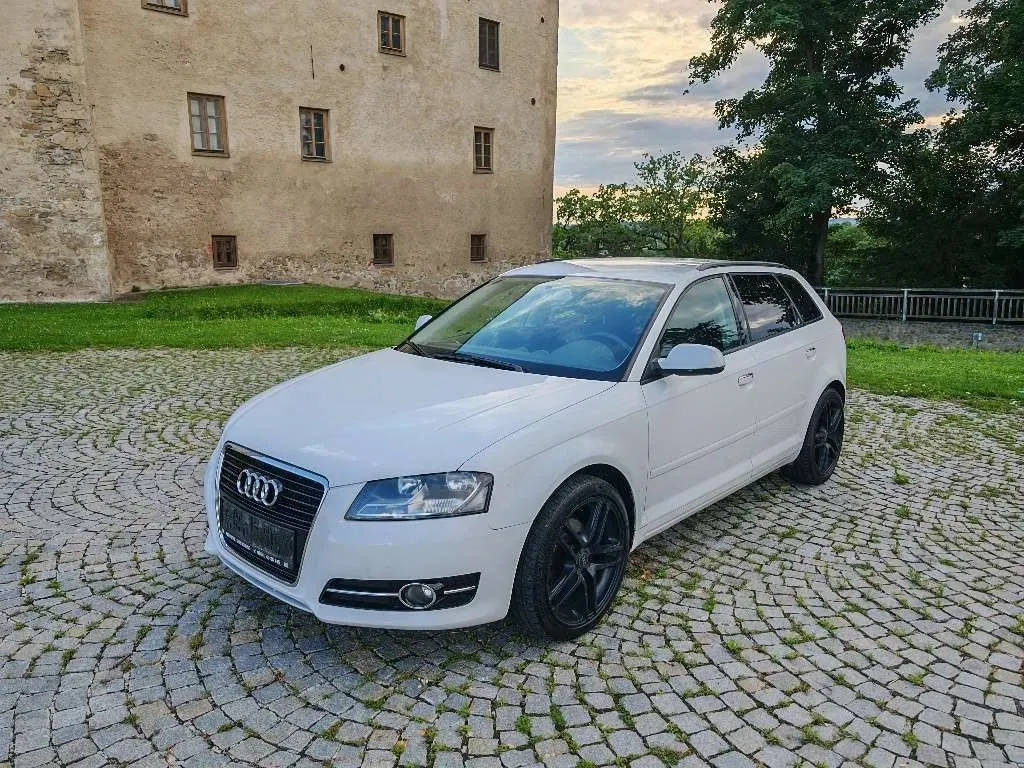 Audi A3 2011 photo 3