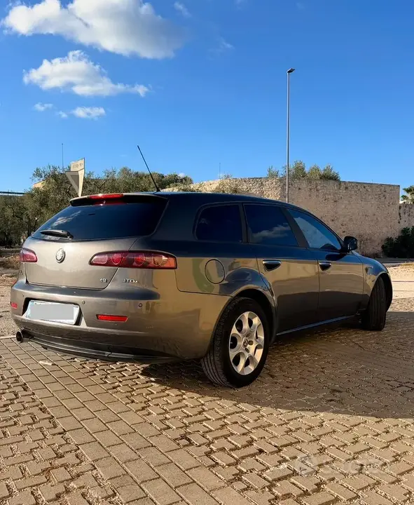 Alfa Romeo 159 2007 photo 2