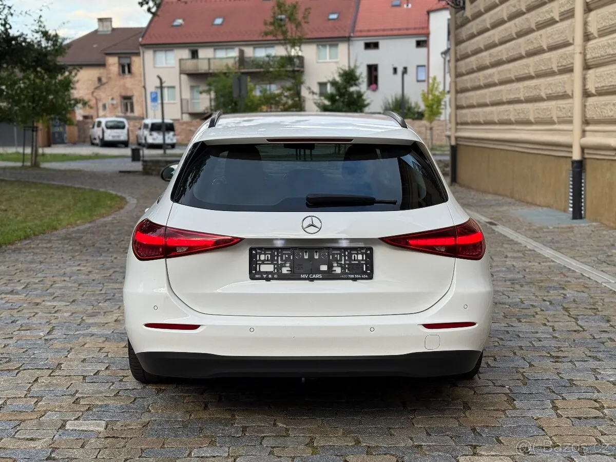 Mercedes-Benz C-Class 2023 photo 3