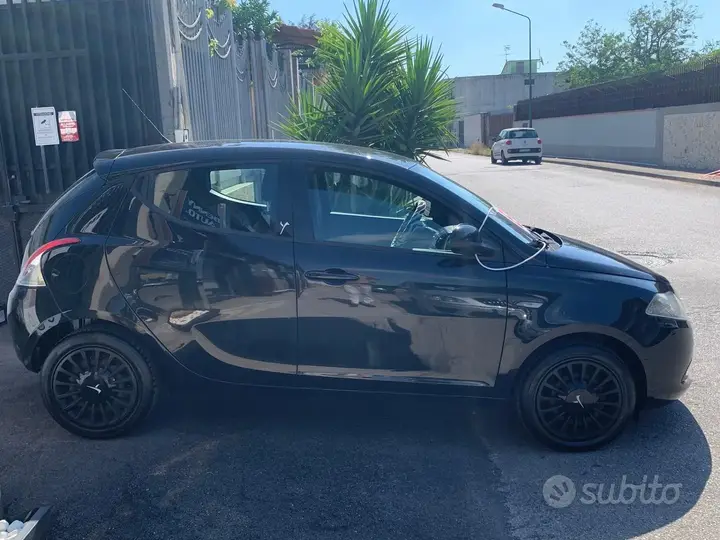 Lancia Ypsilon 2014 photo 4