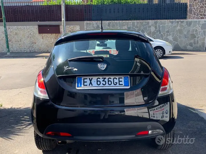 Lancia Ypsilon 2014 photo 2