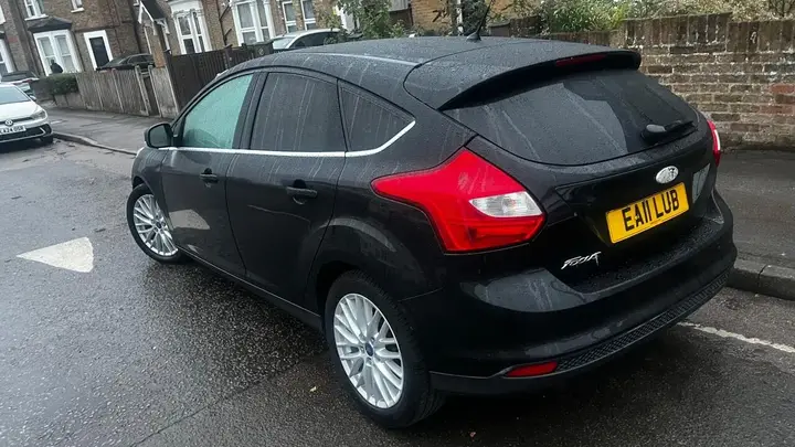 Ford Focus 2011 photo 2