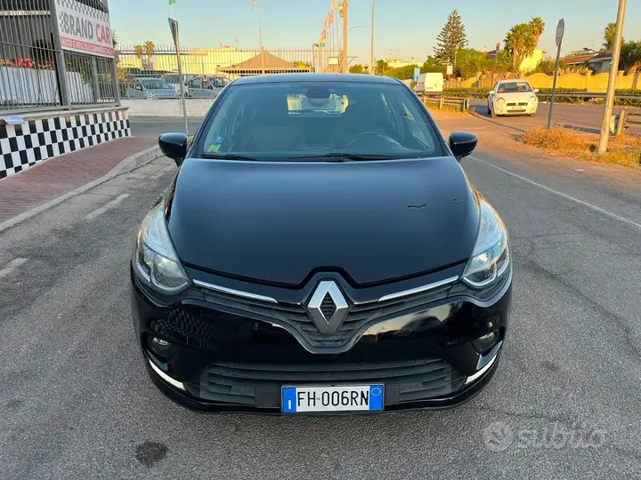 Renault Clio 2017 photo 2