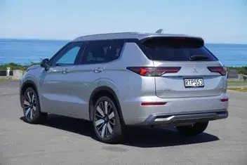 Mitsubishi Outlander 2026 photo 4