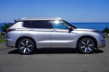 Mitsubishi Outlander 2026 photo 3