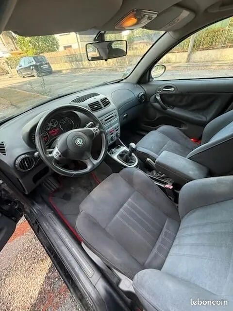 Alfa Romeo 147 2009 photo 2