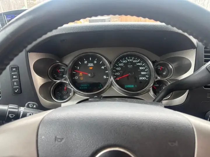 GMC Sierra 2500Hd 2012 photo 5