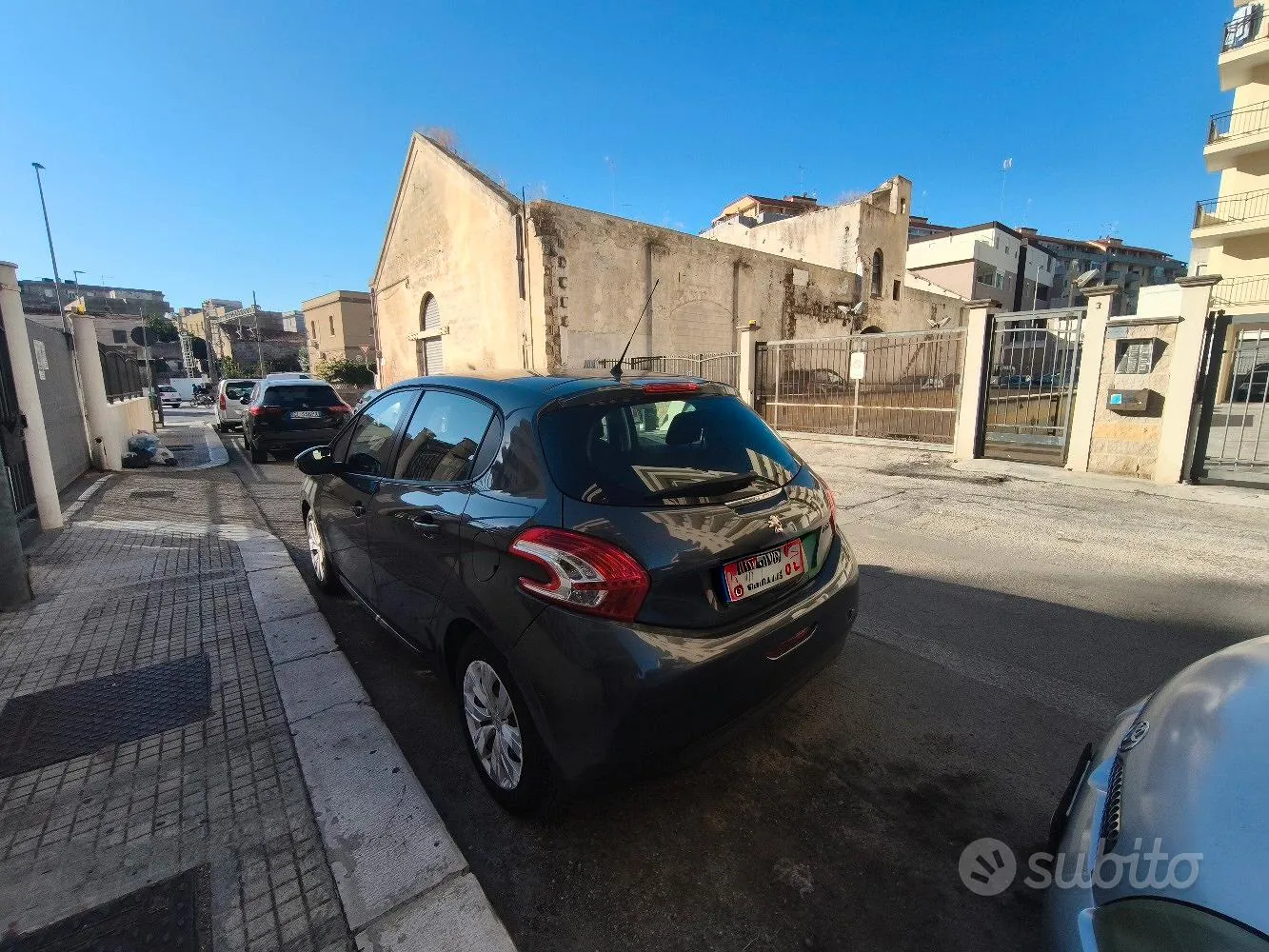 Peugeot 208 2014 photo 2