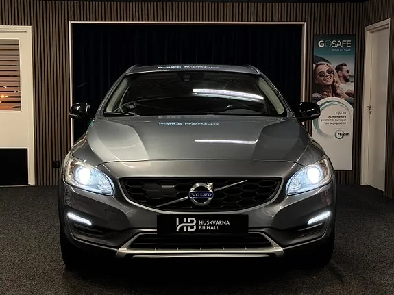 Volvo V60 Cross Country 2016 photo 2