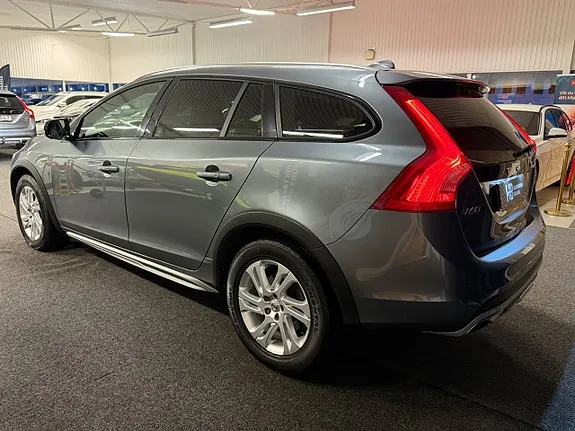 Volvo V60 Cross Country 2016 photo 4