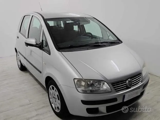 Fiat Idea 2011 photo 2