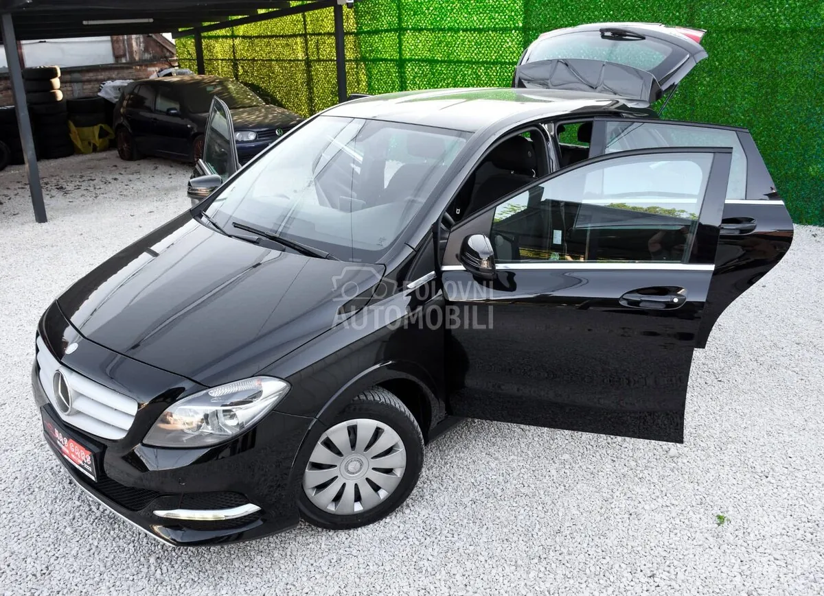 Mercedes-Benz B 200 2015 photo 2