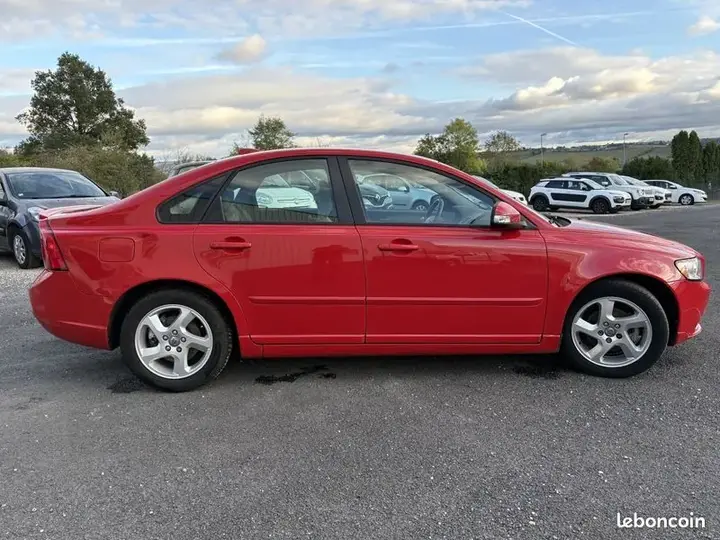 Volvo S40 2010 photo 2