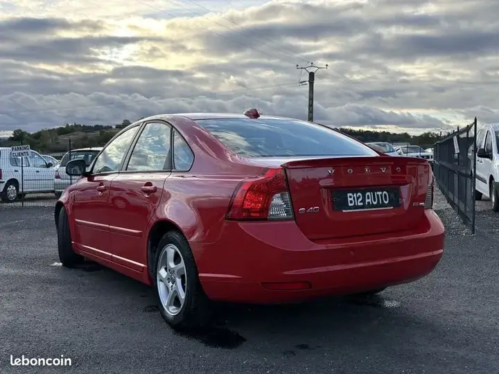 Volvo S40 2010 photo 4