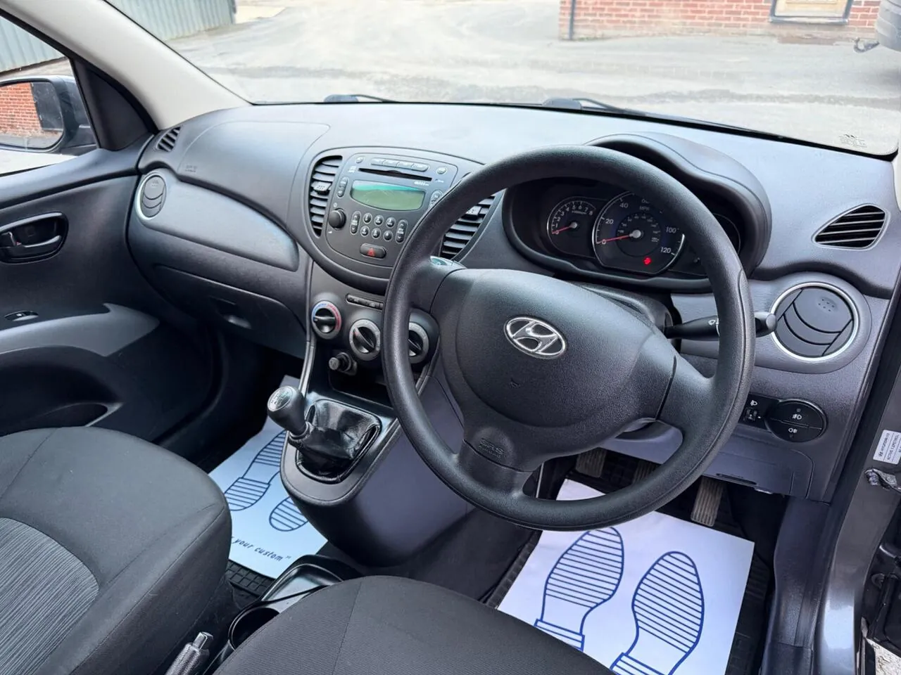 Hyundai I10 2011 photo 2
