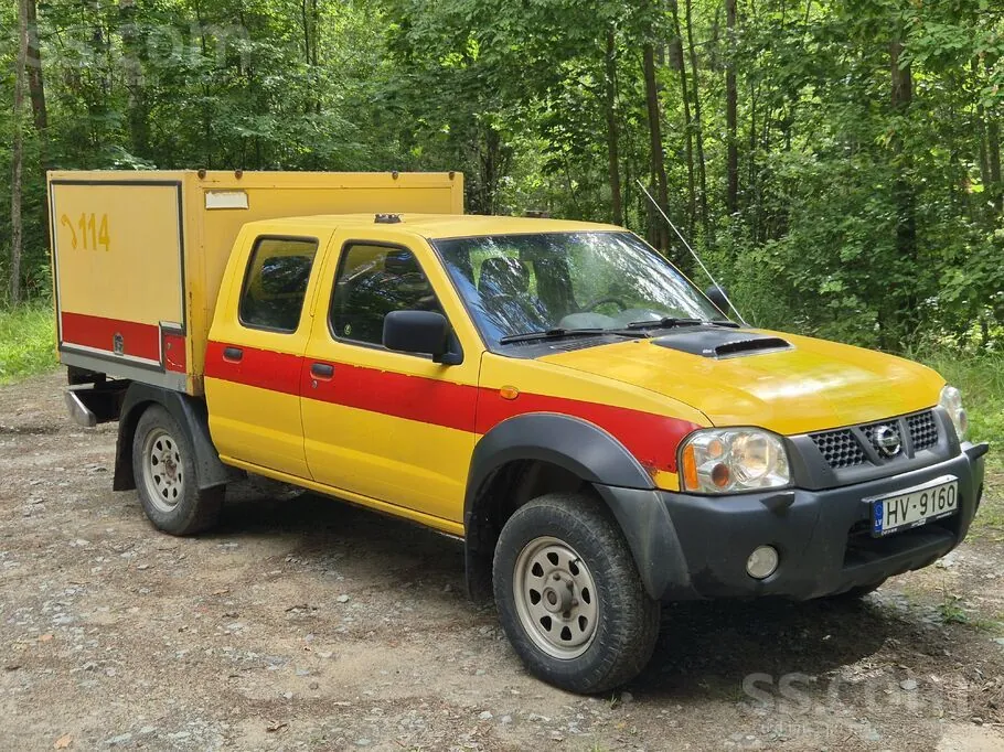 Nissan Np300 Pickup 2012 photo 2